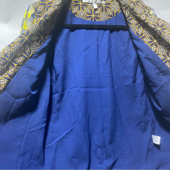 Geometric Patterned Women's Jacket - Picture 4 of 9